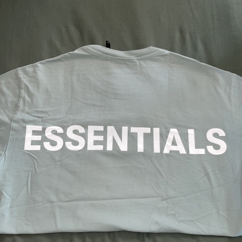 Essentials FW19 Tee